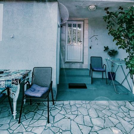 Guesthouse Porto Cres Exteriör bild