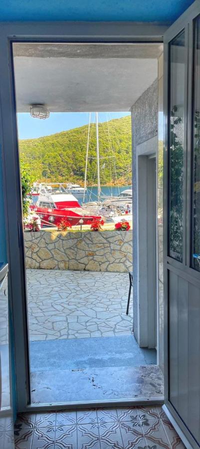 Guesthouse Porto Cres Exteriör bild