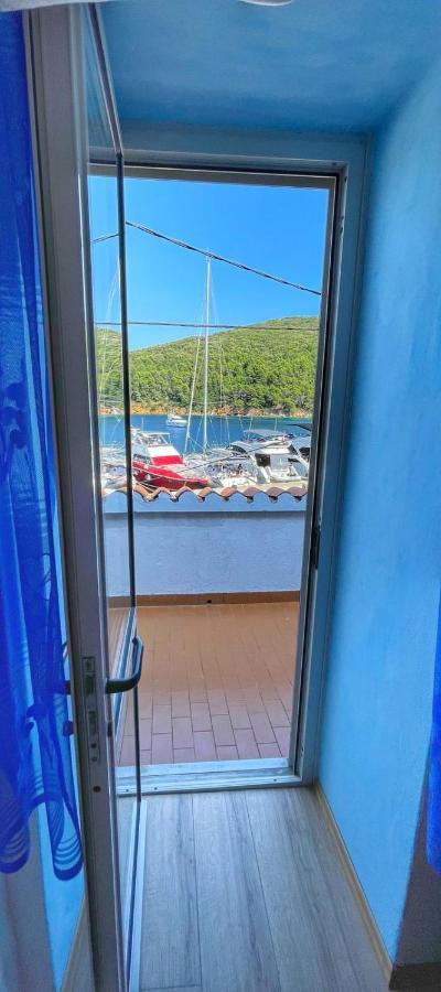 Guesthouse Porto Cres Exteriör bild