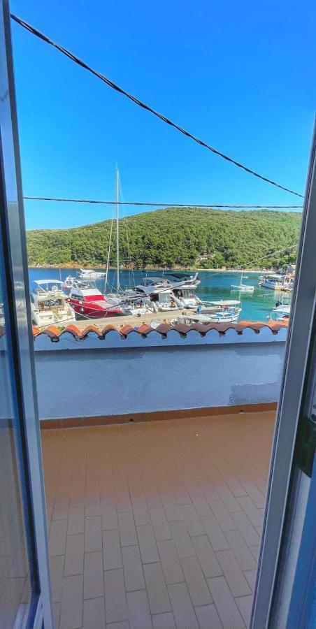 Guesthouse Porto Cres Exteriör bild