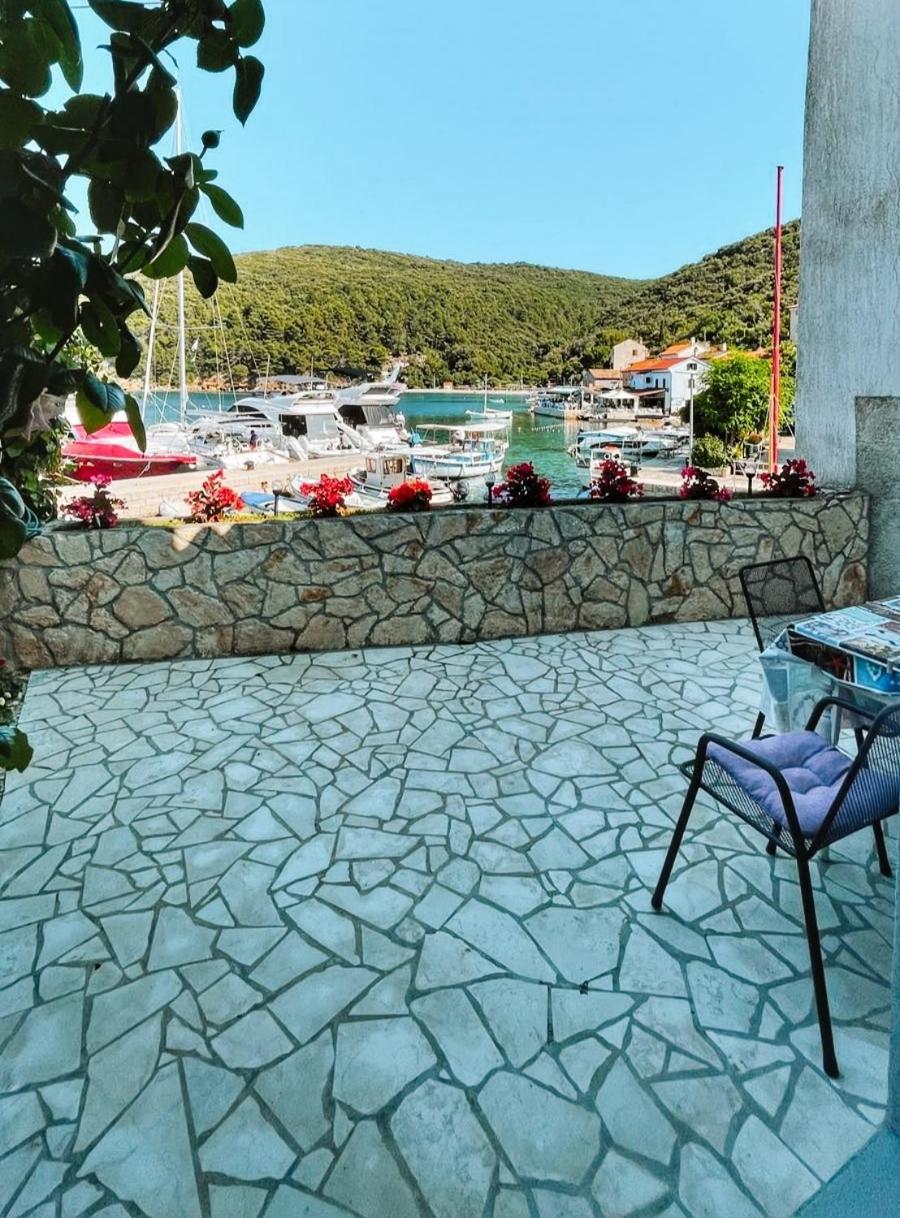 Guesthouse Porto Cres Exteriör bild